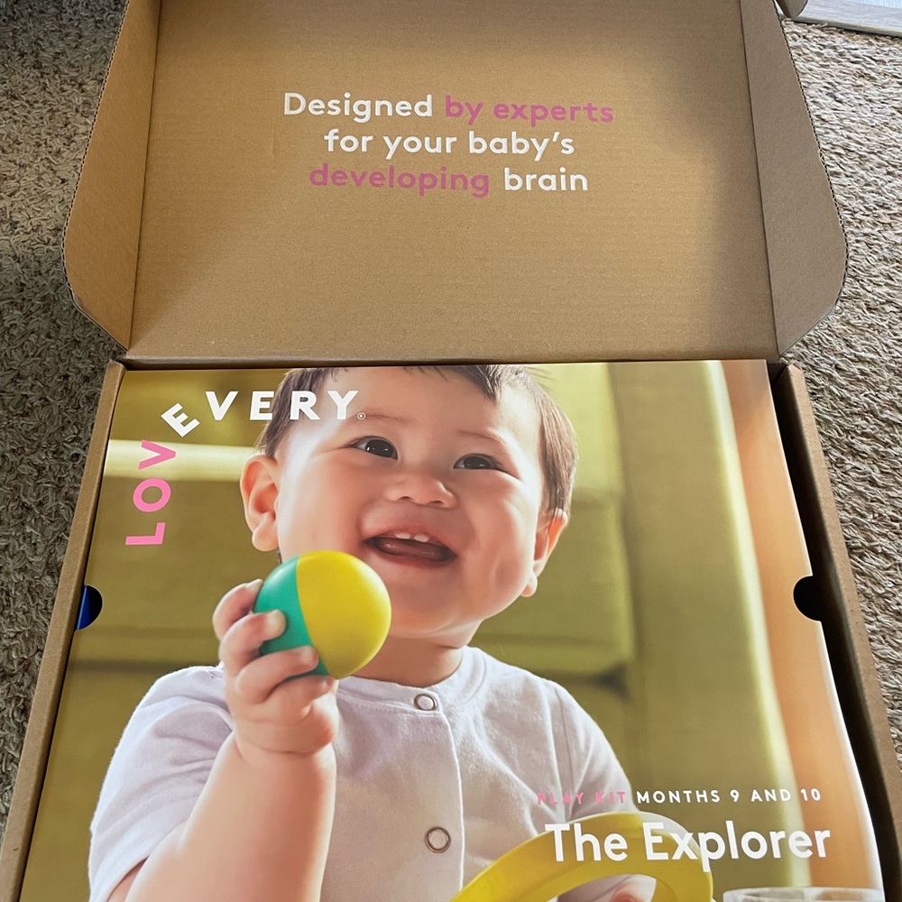 Lovevery Play Kit “The Explorer”